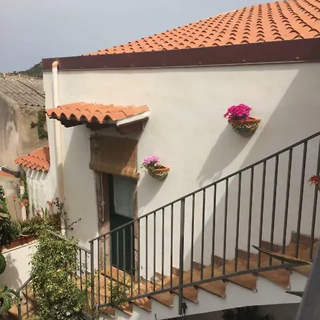 Il Nespolo * Modolo (Oristano)